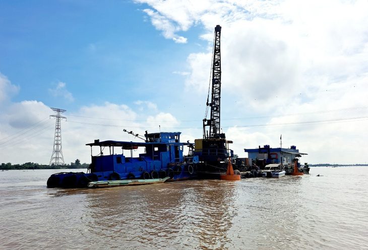 An Giang cấp thêm hơn 15,5 triệu m³ cát cho các cao tốc miền Tây- Ảnh 1. An Giang cấp 10 khu mỏ với trữ lượng hơn 15,5 triệu m³ cát cho cao tốc miền Tây - Ảnh: CHÍ HẠNH