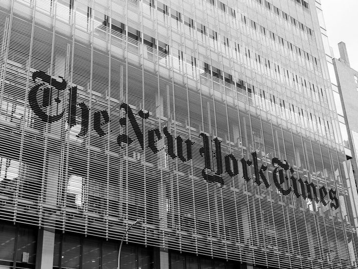 Báo New York Times vừa kiện OpenAI và Microsoft vì tự ý sử dụng dữ liệu bài viết của báo này để huấn luyện AI - Ảnh: NEW YORK TIMES Báo New York Times vừa kiện OpenAI và Microsoft vì tự ý sử dụng dữ liệu bài viết của báo này để huấn luyện AI - Ảnh: NEW YORK TIMES