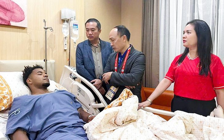 Bạn đọc luôn dõi theo Xuân Son và mong anh sớm bình phục - Ảnh 1. 'Nguyễn Xuân Son, chúng tôi đã chảy nước mắt khi nhìn hình ảnh anh bị chấn thương' - Ảnh 1.